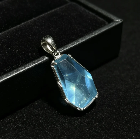Natural blue aquamarine