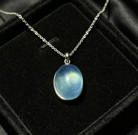 Aquamarine pendant